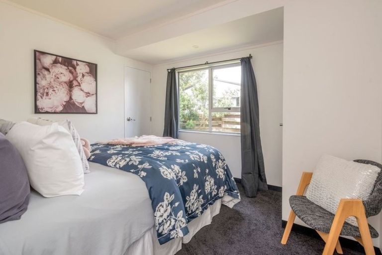 Photo of property in 52 Rutherford Drive, Waikanae Beach, Waikanae, 5036