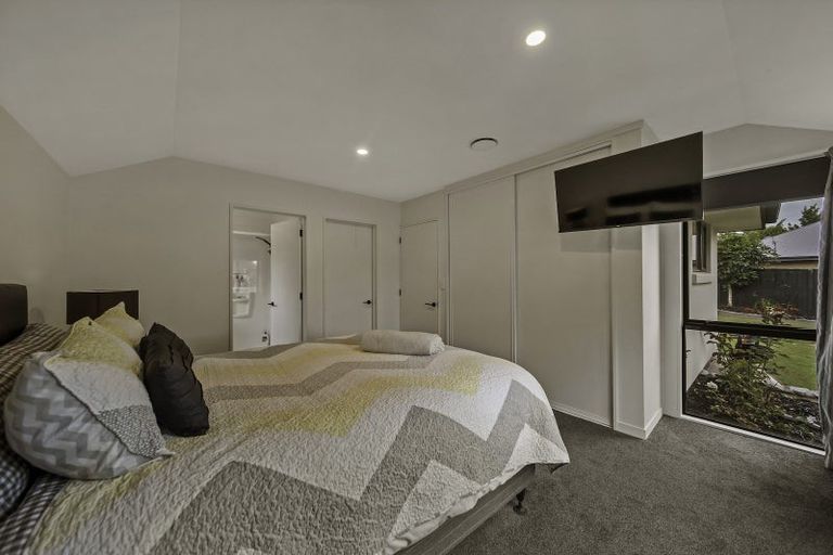 Photo of property in 11 Baltic Place, Northwood, Christchurch, 8051