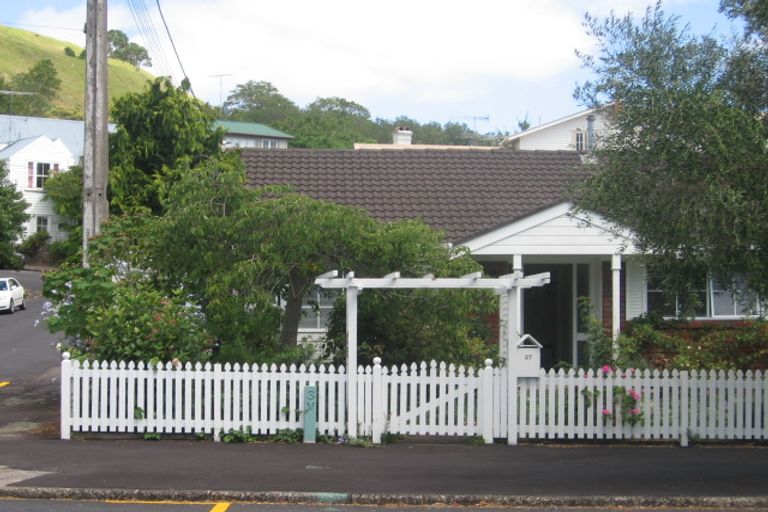 Photo of property in 1/27 Vauxhall Road, Devonport, Auckland, 0624