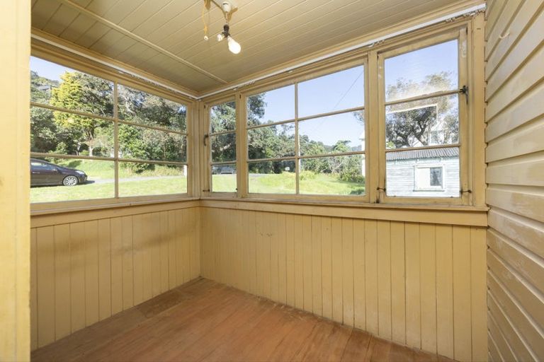 Photo of property in 118 Garden Road, Piha, New Lynn, 0772