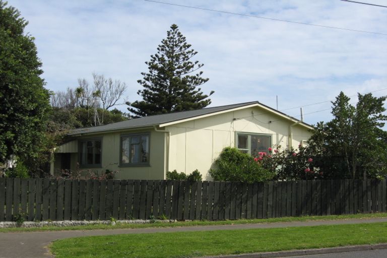 Photo of property in 165 Cornfoot Street, Castlecliff, Whanganui, 4501