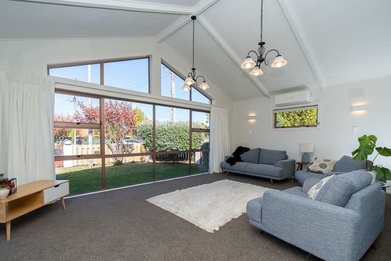 Photo of property in 24 Forest Lake Road, Forest Lake, Hamilton, 3200