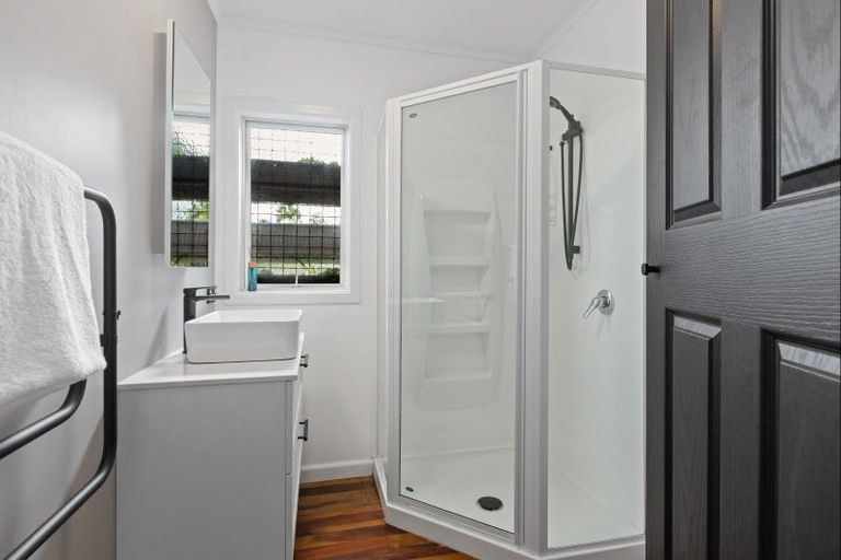 Photo of property in 220 Wade River Road, Wade Heads, Whangaparaoa, 0932