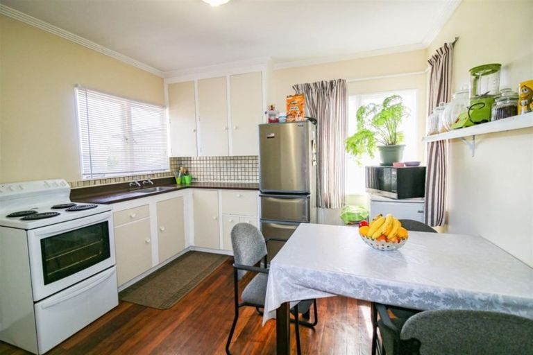 Photo of property in 105 Cornfoot Street, Castlecliff, Whanganui, 4501