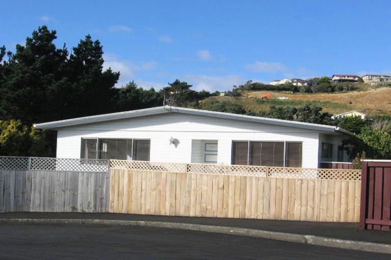 Photo of property in 10 Glen Alton Avenue, Paparangi, Wellington, 6037