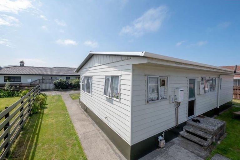 Photo of property in 8a Milmoe Street, Hawera, 4610