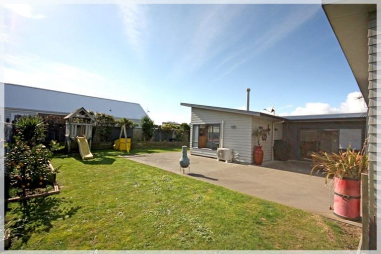 Photo of property in 37 Andrews Street, Foxton Beach, Foxton, 4815