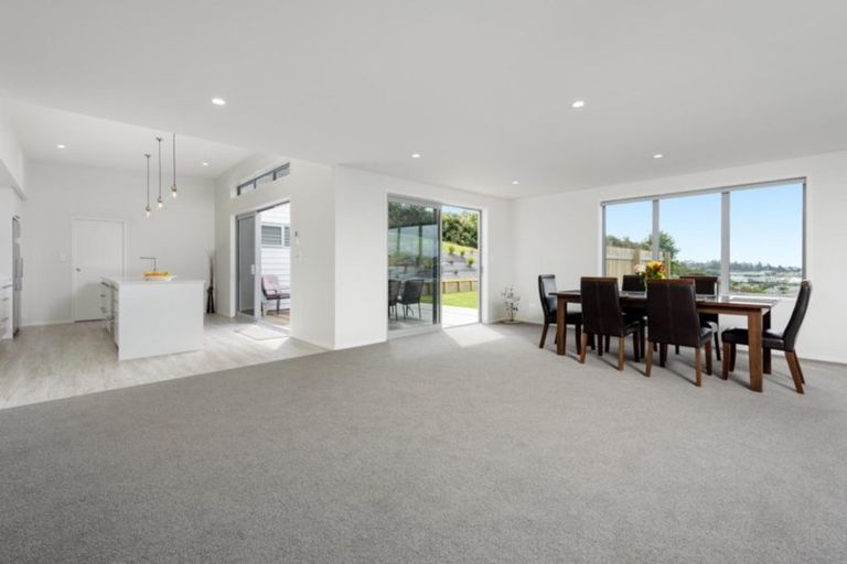Photo of property in 12 Southill Way, Pyes Pa, Tauranga, 3112