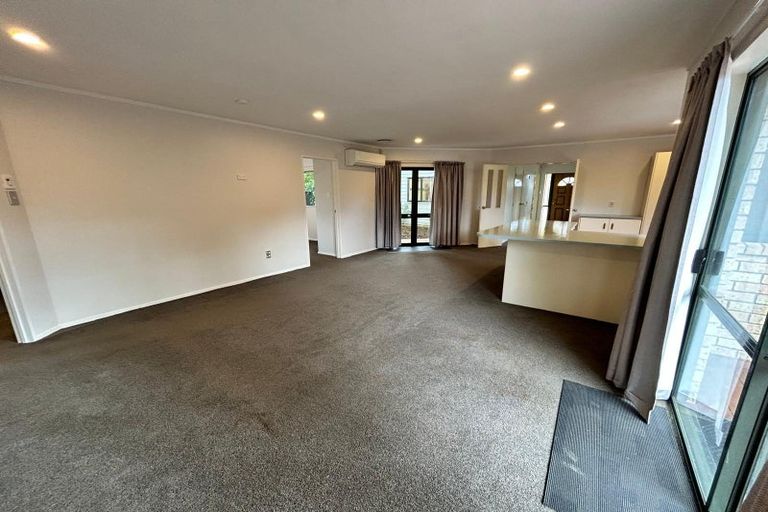 Photo of property in 72 Konini Road, Titirangi, Auckland, 0604