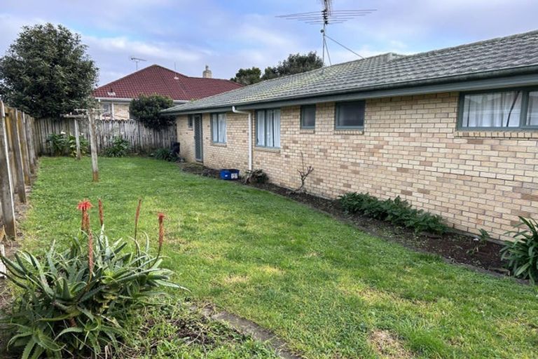 Photo of property in 15a Edinburgh Street, Tuakau, 2121