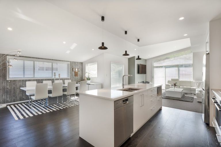 Photo of property in 10 Crompton Avenue, Churton Park, Wellington, 6037