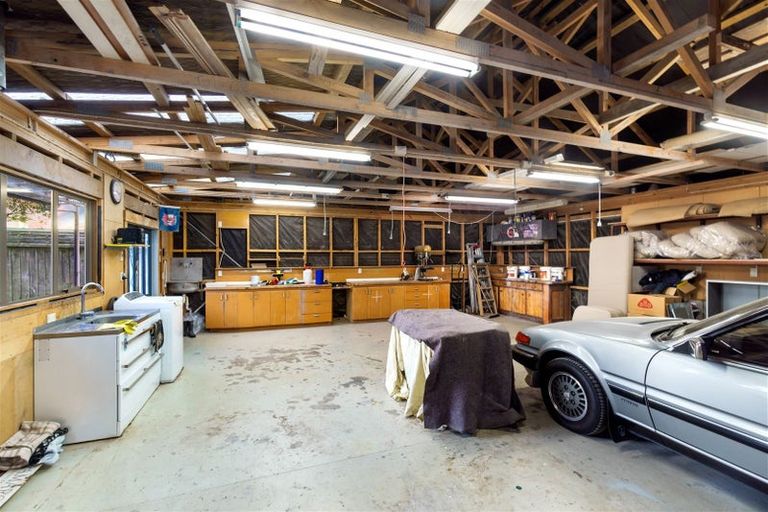 Photo of property in 139 Centaurus Road, Saint Martins, Christchurch, 8022