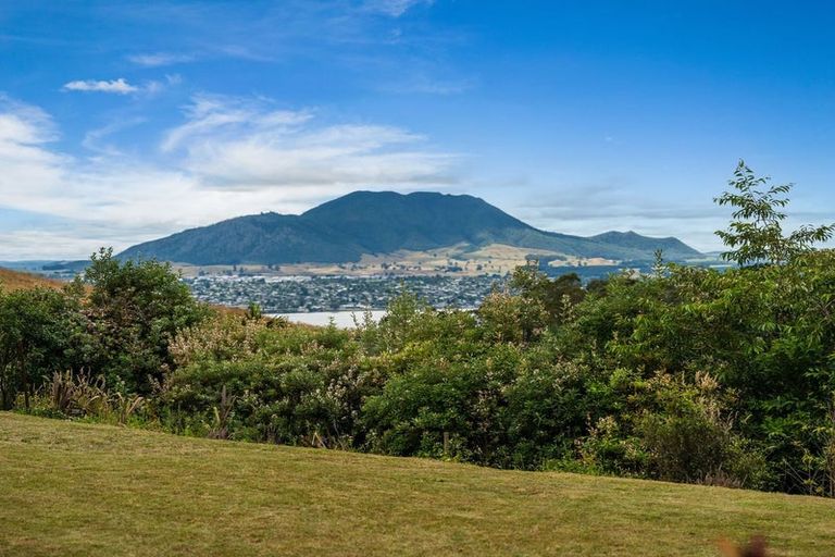 Photo of property in 55 Stewart Glen, Acacia Bay, Taupo, 3385