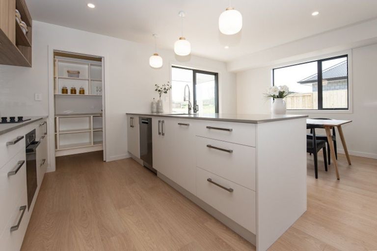 Photo of property in 2/130 Richmond Street, Petone, Lower Hutt, 5012