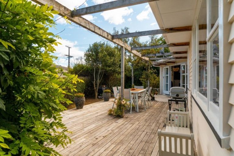 Photo of property in 70 Cologne Street, Martinborough, 5711