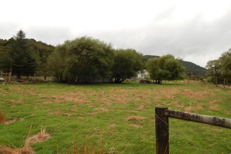 Photo of property in 3 Clifford Street, Blackball, 7804