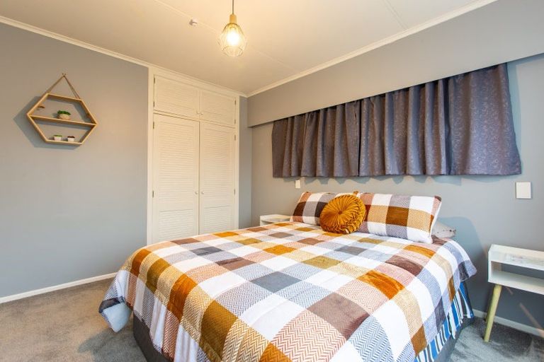 Photo of property in 11 Ries Street, Dannevirke, 4930