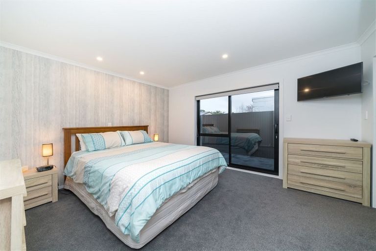 Photo of property in 16 Douglas Street, West End, Palmerston North, 4412