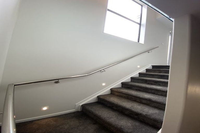 Photo of property in 36d Eastern Beach Road, Bucklands Beach, Auckland, 2012