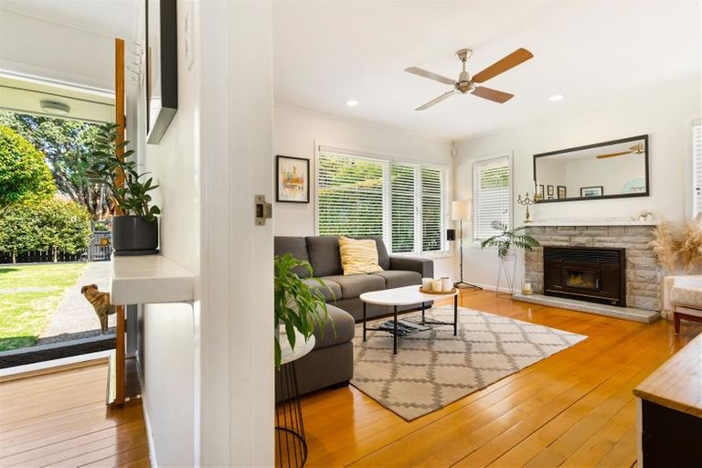 Photo of property in 5 Kervil Avenue, Te Atatu Peninsula, Auckland, 0610