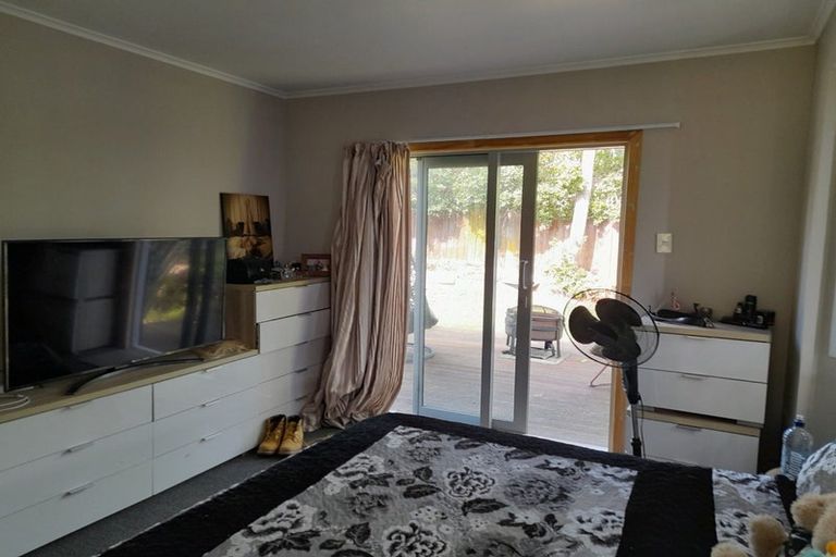 Photo of property in 13 Evans Road, Glen Eden, Auckland, 0602