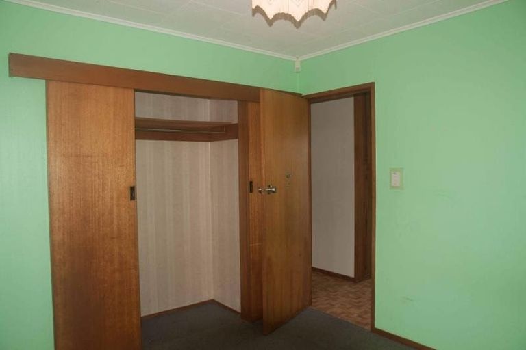 Photo of property in 1/42 Fruitvale Road, New Lynn, Auckland, 0600