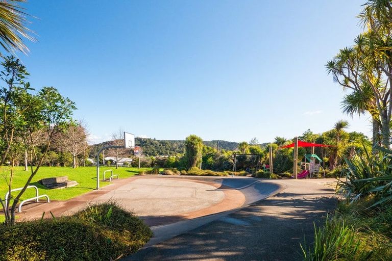 Photo of property in 53 Okura River Road, Okura, Albany, 0792