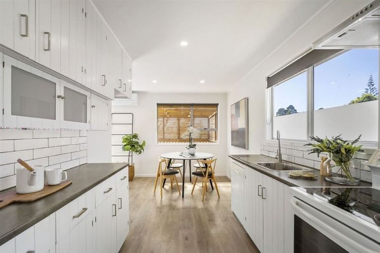 Photo of property in 35 Bayview Road, Bayview, Auckland, 0629