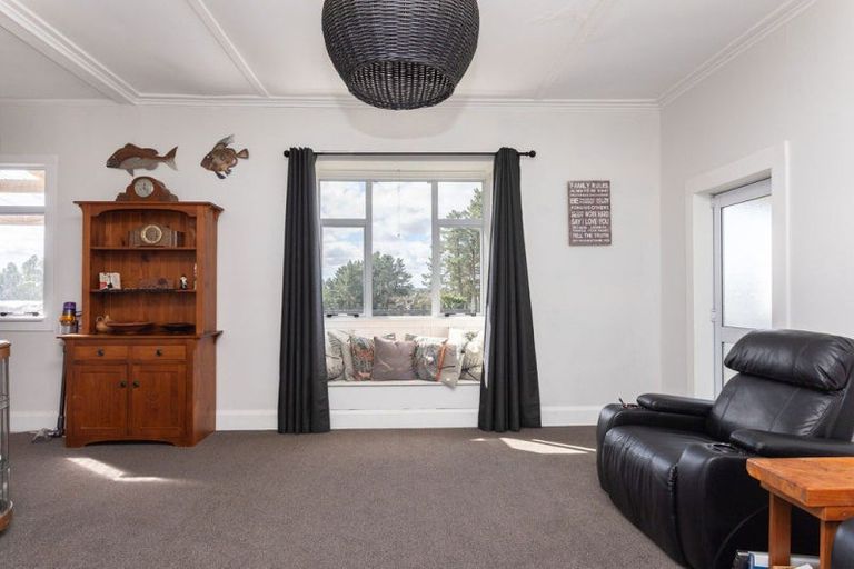 Photo of property in 133 Adelaide Road, Dannevirke, 4930