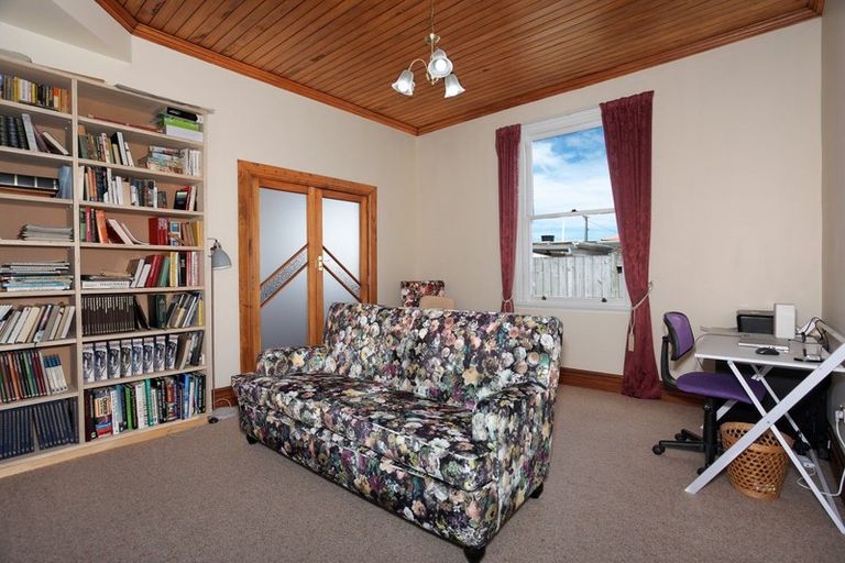 Photo of property in 161 Bridge Street, Bulls, 4818