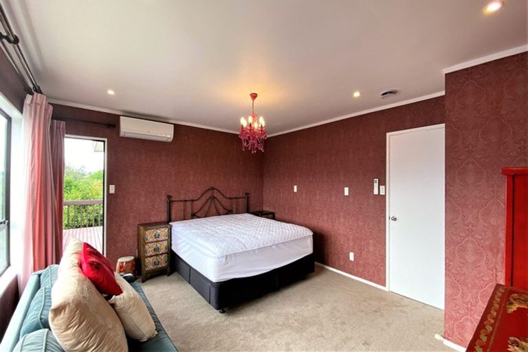 Photo of property in 16 Cherub Place, West Harbour, Auckland, 0618