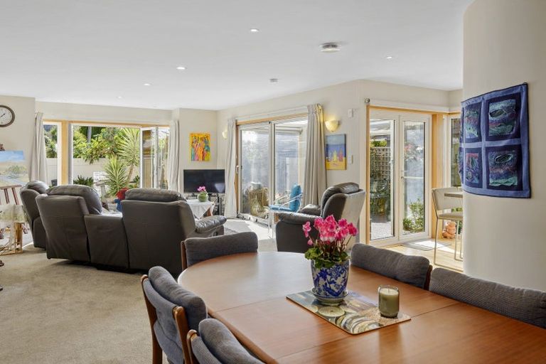 Photo of property in 27 Augusta Street, Redcliffs, Christchurch, 8081