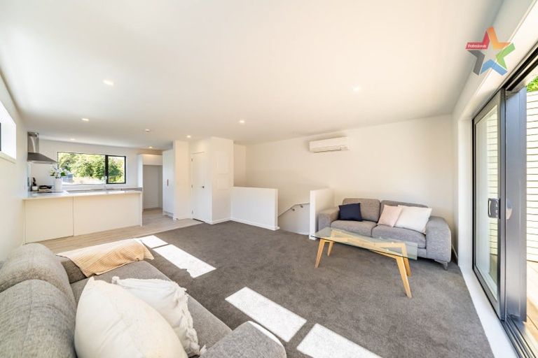 Photo of property in 11e Barberry Grove, Maungaraki, Lower Hutt, 5010