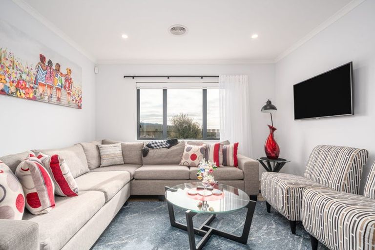 Photo of property in 4 Antigua Way, Grenada Village, Wellington, 6037