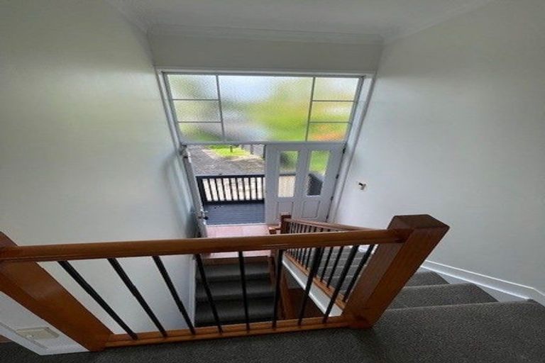 Photo of property in 2/185 Shakespeare Road, Milford, Auckland, 0620