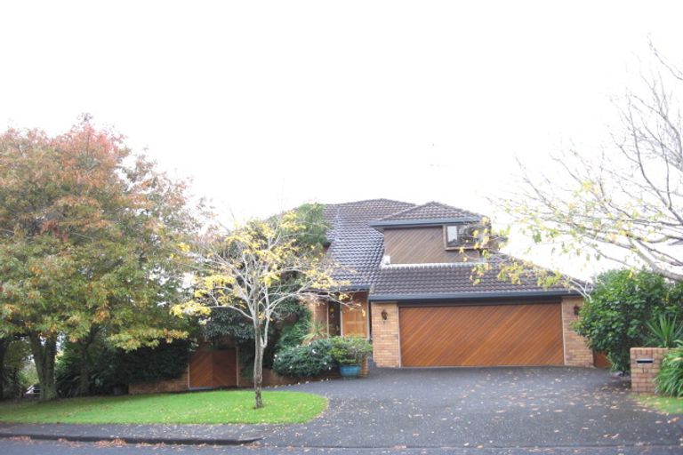 Photo of property in 2/3 Burford Place, Mellons Bay, Auckland, 2014