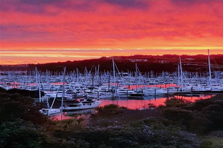 Photo of property in 94 Voyager Drive, Gulf Harbour, Whangaparaoa, 0930