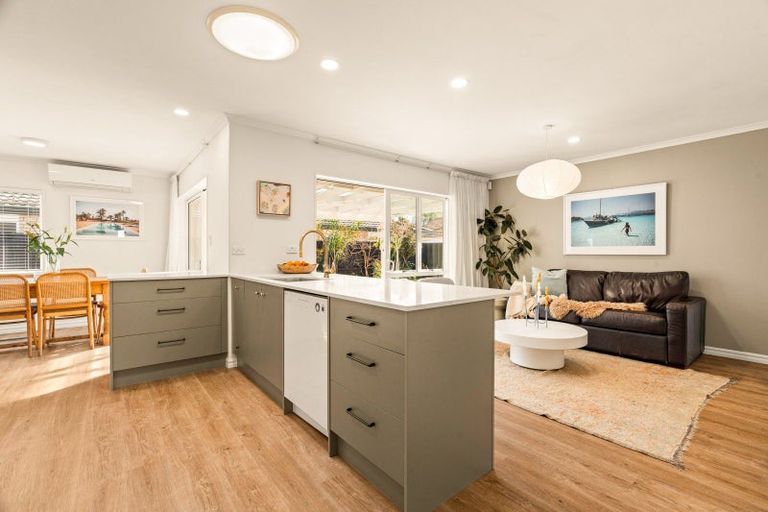 Photo of property in 151 Evans Road, Papamoa Beach, Papamoa, 3118