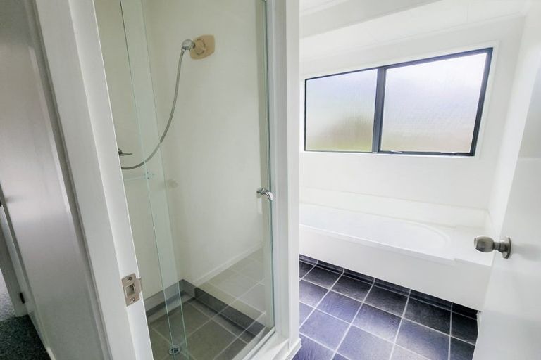 Photo of property in 2 Lydia Place, Kelvin Grove, Palmerston North, 4414