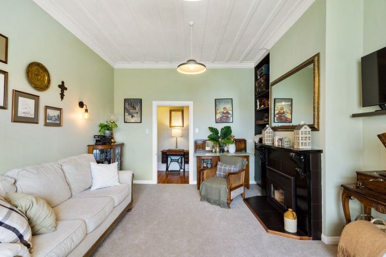 Photo of property in 13 Roslyn Road, Bluff Hill, Napier, 4110