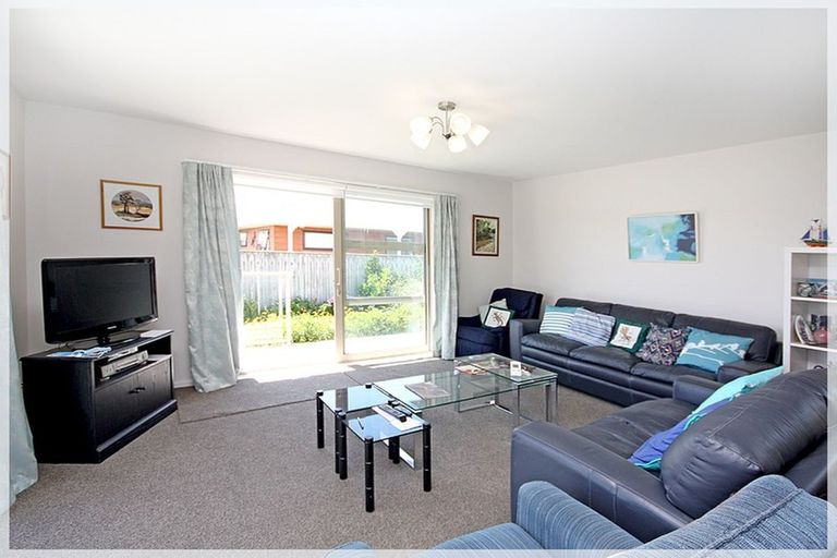 Photo of property in 27 Andrews Street, Foxton Beach, Foxton, 4815