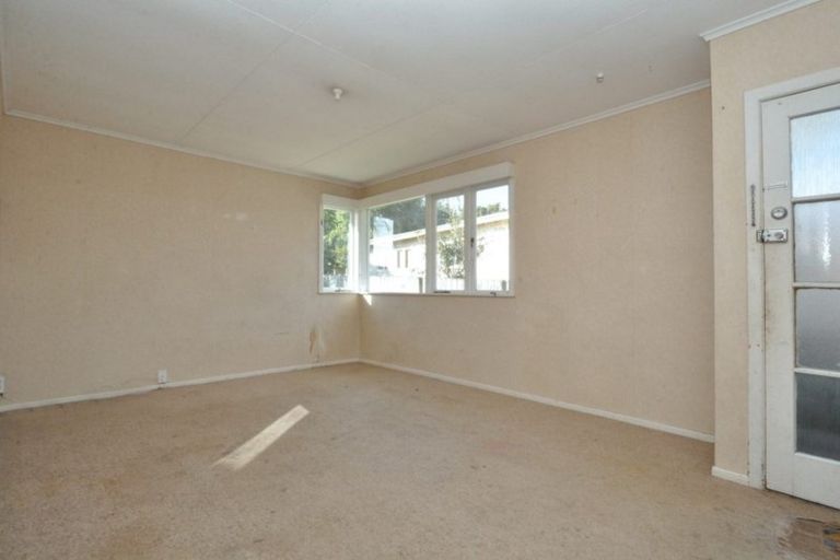Photo of property in 15a Mcinnes Road, Weymouth, Auckland, 2103