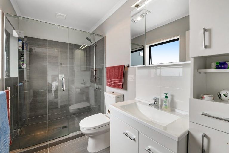 Photo of property in 14 Kingfisher Road, Silverdale, 0932