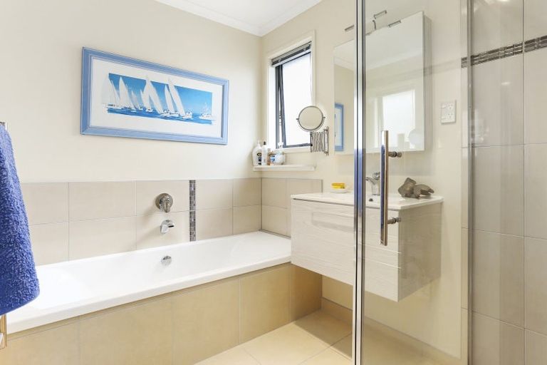 Photo of property in 72 Ardern Avenue, Stanmore Bay, Whangaparaoa, 0932