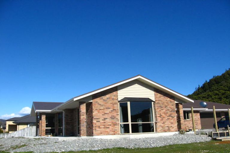 Photo of property in 12 Westvale Drive, Greymouth, 7805