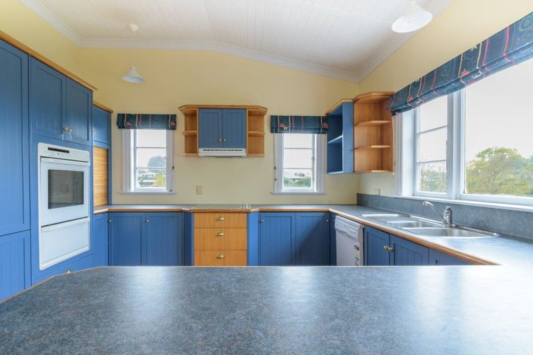 Photo of property in 100 Halcombe Road, Feilding, 4775