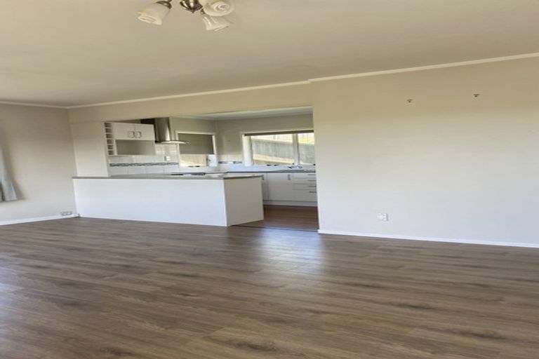 Photo of property in 1/30 Acacia Road, Torbay, Auckland, 0632
