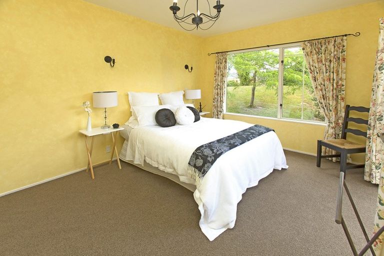 Photo of property in 246 State Highway 16, Kumeu, 0892