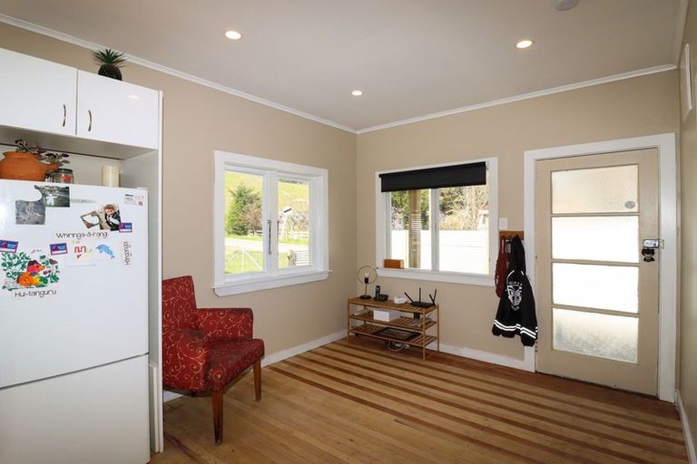 Photo of property in 1395 Opaki Kaiparoro Road, Mauriceville, Masterton, 5882