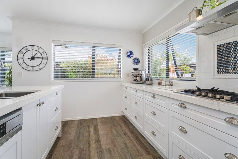 Photo of property in 31 Wells Place, Whitianga, 3510